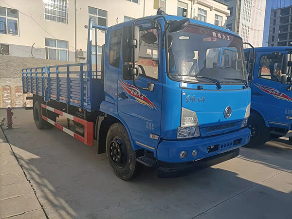 教練車發動機加多少機油最合適？